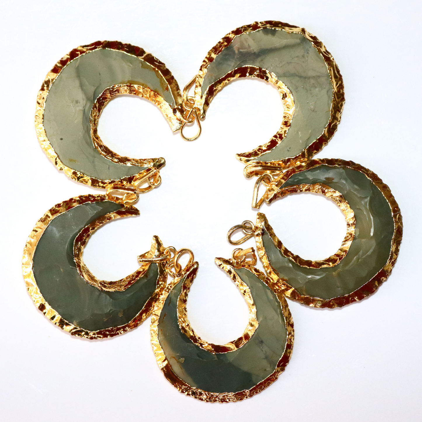 Moonshapped Raw Pendant