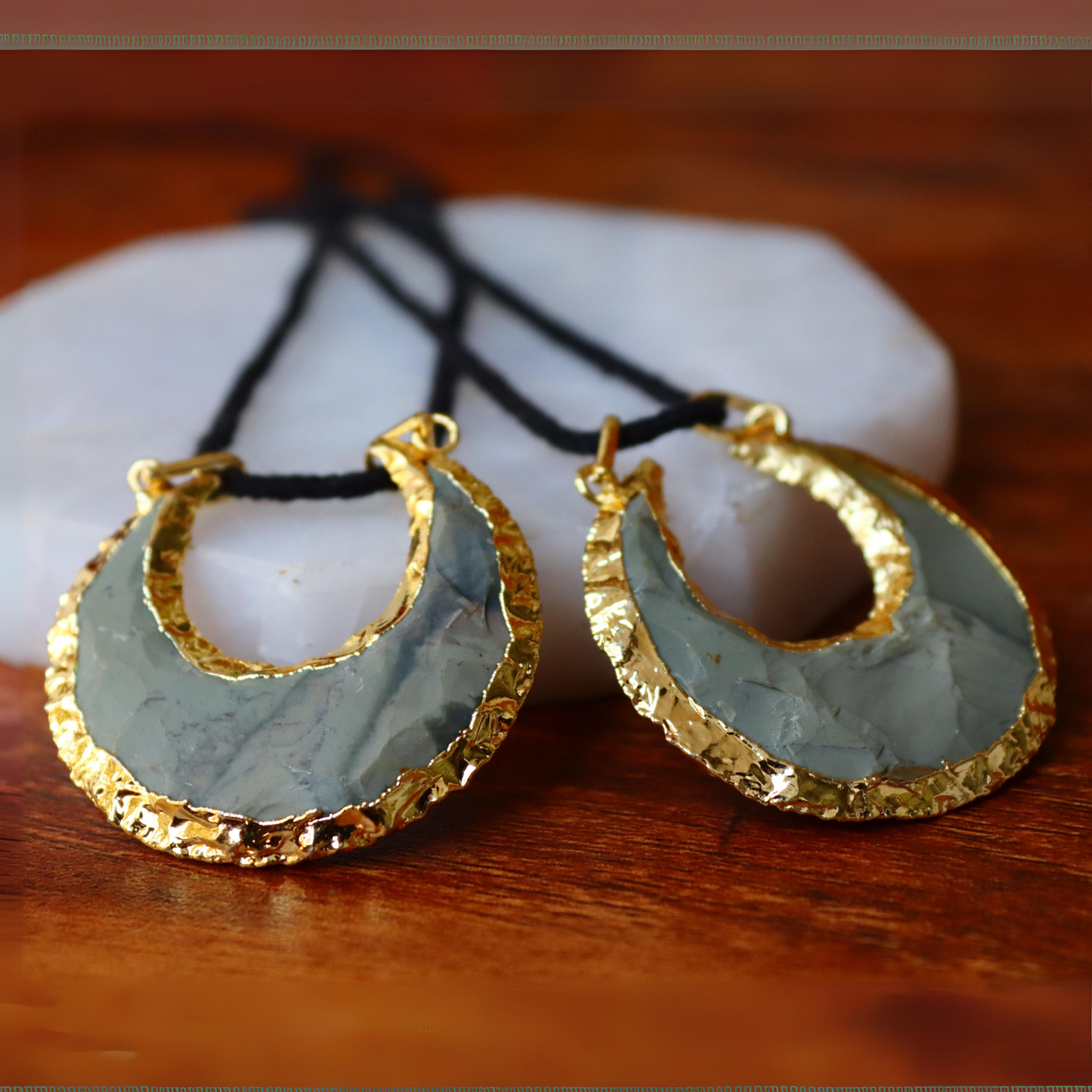 Moonshapped Raw Pendant