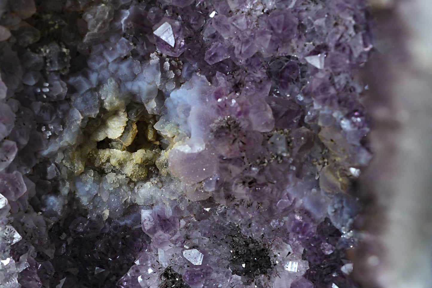 Amethyst Cluster Raw Geode Caves/Raw Clusters -18(H)X06(W)X06(L)Inch-(27.41Lb)