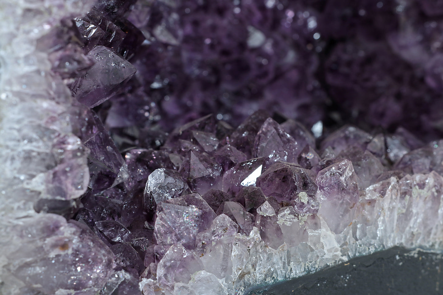 Amethyst Cluster Raw Geode Caves/Raw Clusters -26(H)X14(W)X14(L)Inch-(130.46Lb)