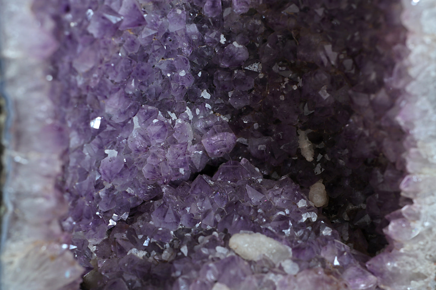 Amethyst Geode cathedral crystal cluster - 22(H)X7(W)X8(L)Inch(39.75Lb)