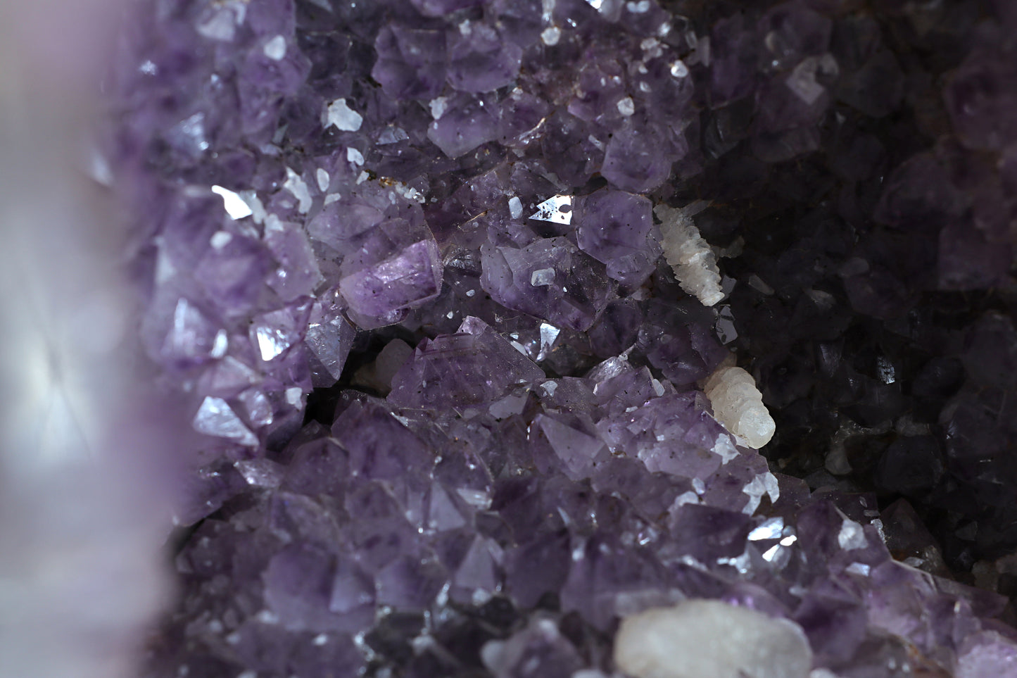 Amethyst Geode cathedral crystal cluster - 22(H)X7(W)X8(L)Inch(39.75Lb)