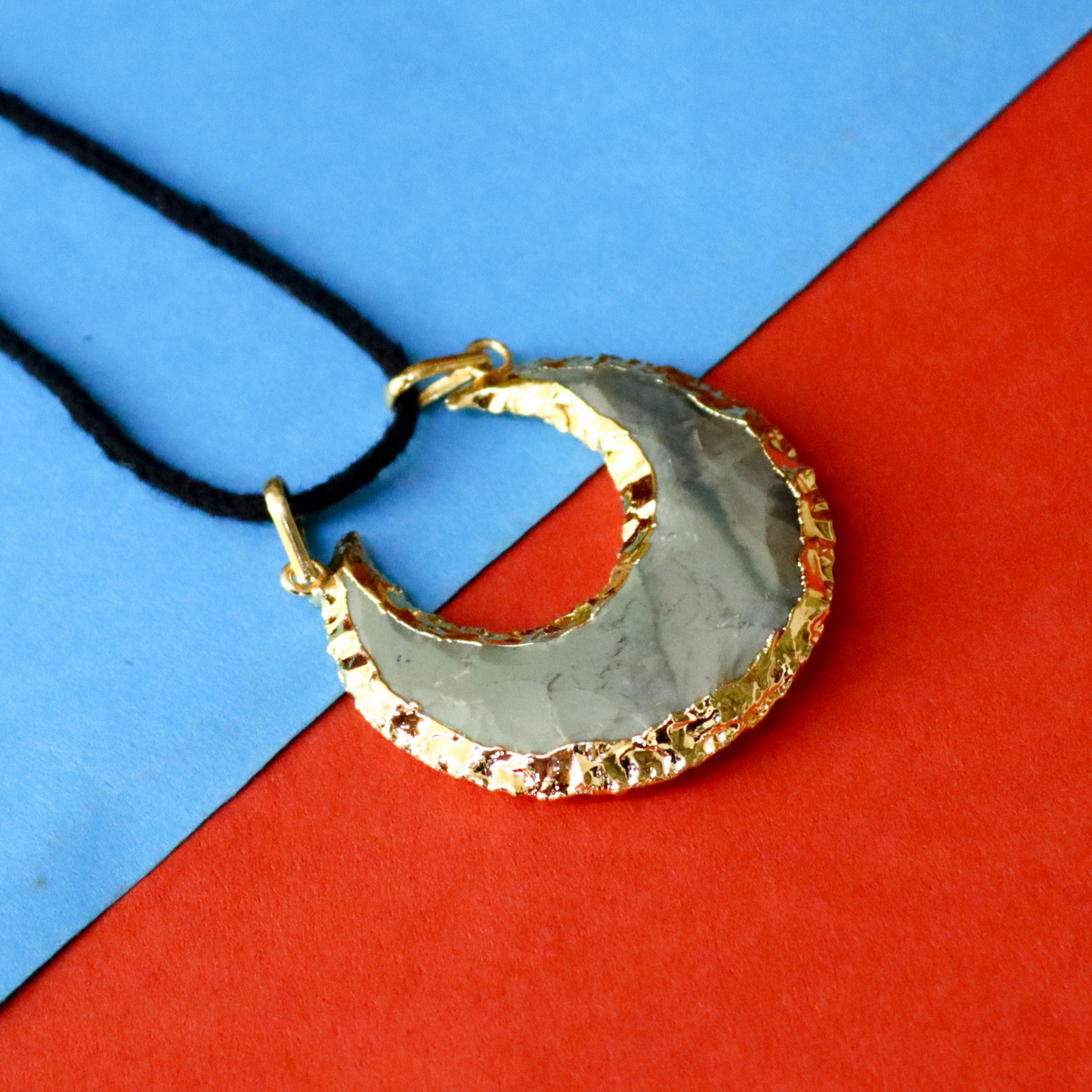Moonshapped Raw Pendant