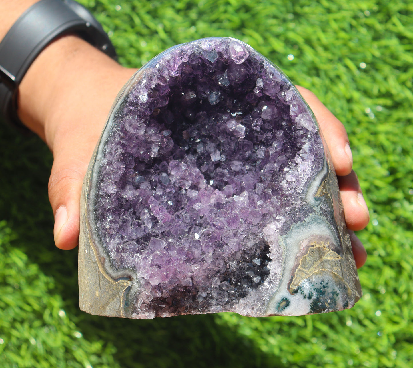 Amethyst Geode cathedral crystal cluster - 4.4X4.2X3.6 Inch(2.67Lb)
