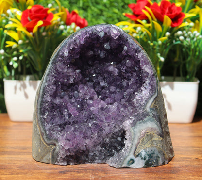 Amethyst Geode cathedral crystal cluster - 4.4X4.2X3.6 Inch(2.67Lb)
