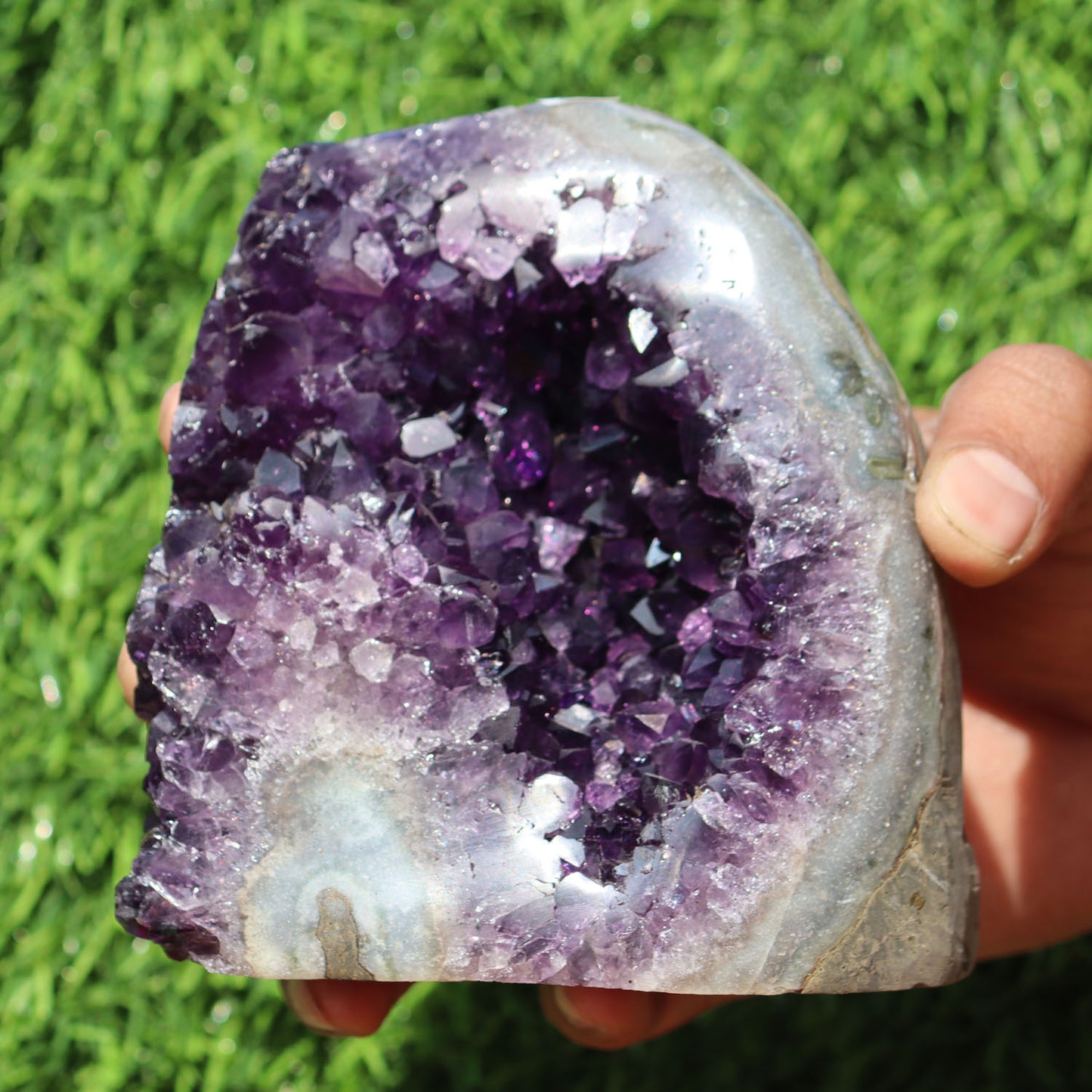 Amethyst Geode cathedral crystal cluster - 4.72X3.5X4.5 Inch(2.7Lb)