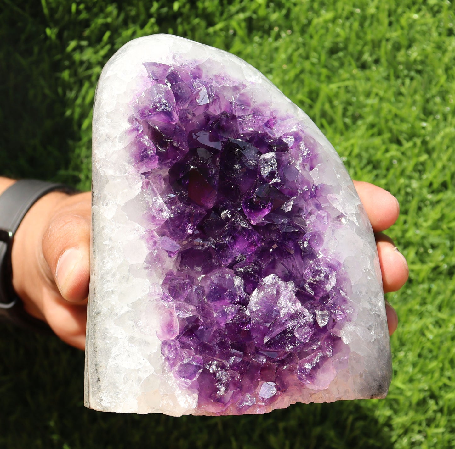Amethyst Geode cathedral crystal cluster - 5X3.7X3.6 Inch(2.99Lb)