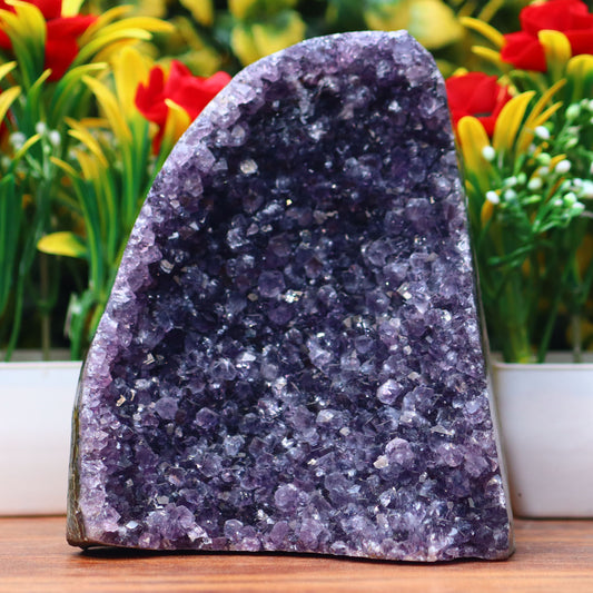 Amethyst Geode cathedral crystal cluster - 4.6X5.7X3.1 Inch(3.12Lb)