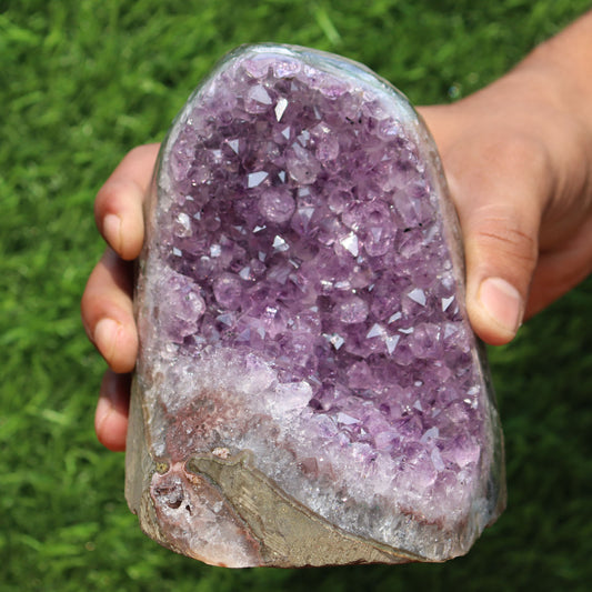 Amethyst Geode cathedral crystal cluster - 4X4X5 Inch(3.14Lb)